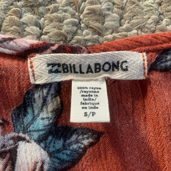🌺 SMALL BILLABONG BLOUSE 🌺 - Picture 4 of 8
